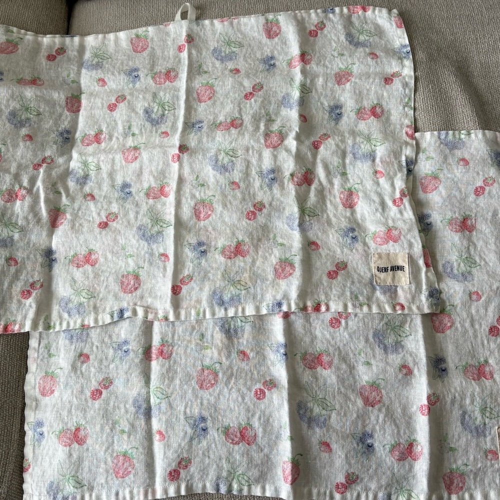 Djerf Avenue Linen Towels-Lot of 3